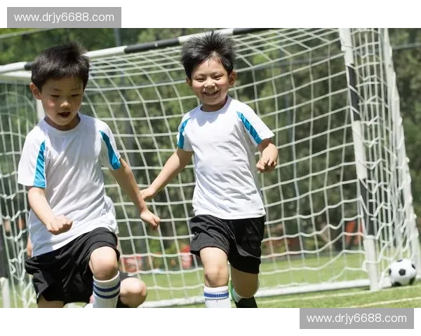 全面提升运动技能的专业体育培训课程，让孩子和成人都能享受成长与进步的乐趣